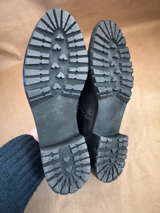 Stuart Weitzman Laddie Wingtip Lug Sole Black Leather Brogues. Size 6 - Picture 6 of 8